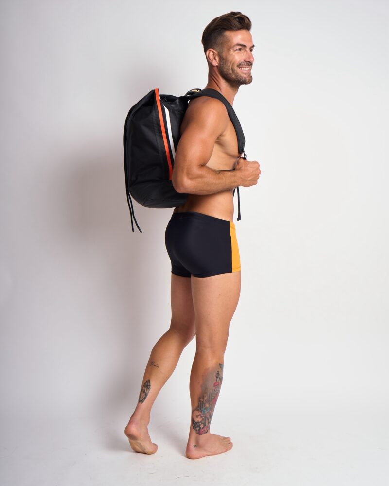 Mochila de playa negra giraffic