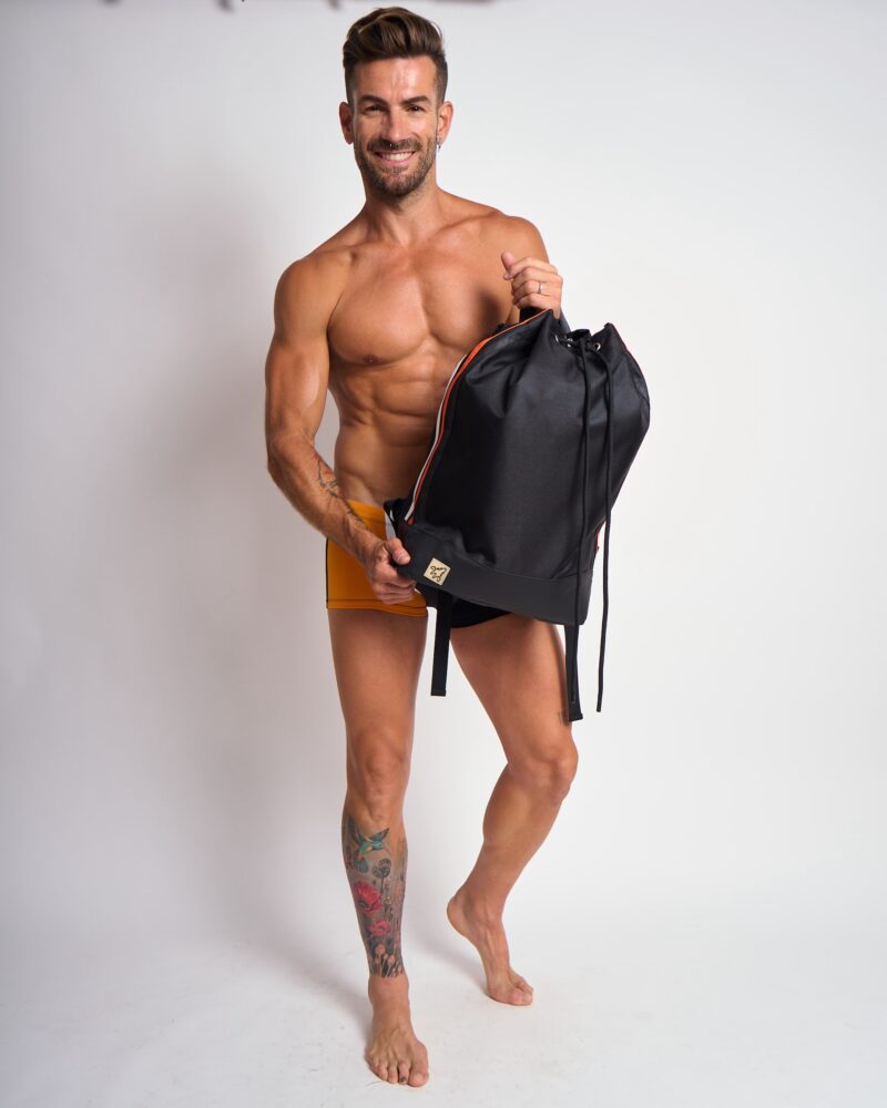 Mochila de playa negra giraffic